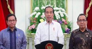 Disebut Alumni UGM Paling Memalukan, Jokowi Ingatkan : Ada Etika, Sopan Santun