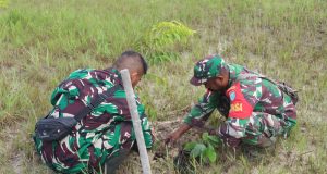 Karya Bakti TNI Wujud Nyata Pengabdian Prajurit Kodim 1202/Skw kepada masyarakat