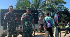 Danrem 121/Alam Bhana Wanawai Kunjungi Karya Bakti TNI Bersama Masyarakat