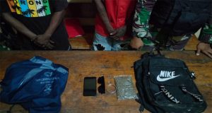 Pada Pemeriksaan Jalan Lintas Batas Menjelang Natal Satgas Yonif 122/TS Berhasil Amankan 200 Gram Penyeludupan Narkoba Jenis Ganja