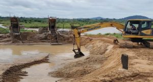 Galian C Meresahkan Pengguna Jalan Raya Jembatan25