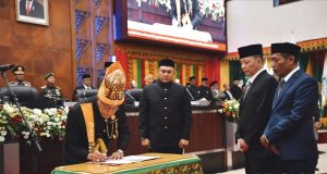 Dihadiri Oleh Jusuf Kalla, Malik Mahmud Al-Haytar Dikukuhkan Kembali Sebagai Wali Nanggroe Aceh