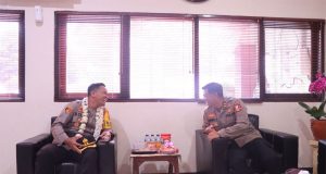 Kapolres Jembrana Lama Sambut Kapolres Baru Sebelum Pamit di Mapolres