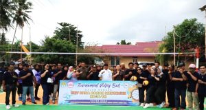 Meriahkan Hari Jadi Ke-14 Desa Pagar Mentimun, Danramil Matan Hilir Selatan Buka Turnamen Bola Volly Antar Desa