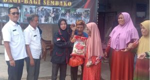 FPII dan Pemkab Tuba Bagi-Bagi Sembako di Objek Wisata Cakat Raya
