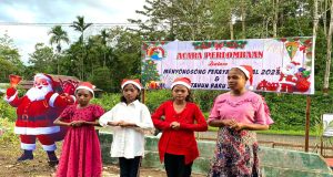 Sambut Hari Natal Penuh Kebahagian, Satgas Yonif 122/TS Adakan Lomba Vocal Group Dan Menyanyikan Lagu Natal di Perbatasan RI-PNG