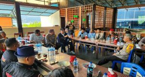 Silaturahmi Bersama Tomas dan Toda dalam Jumat Curhat, Kapolda Ajak Jaga Kamtibmas Jelang Natal dan Tahun Baru