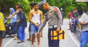 Terlibat Kecelakaan Maut, Mahasiswi Tewas Tertabrak Minibus di Jalan Raya Siguhung