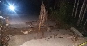 Guyuran Hujan Yang Tak Henti Membuat Rute Lalu Lintas Putus Total