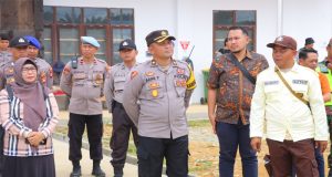 Ratusan personel Polres Sintang dikerahkan pengamanan aksi unjuk rasa di PT WPP Merah Air Estate Julong Group