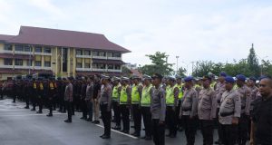 Arahan Kasatgas Kamseltibcar Lantas kepada seluruh personil Satgas Operasi Mantap Brata Kapuas 2023-2024 Polda Kalbar