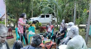 Lestarikan Tradisi Adat, Danramil Kwatisore Sa,but Kedatangan Warga