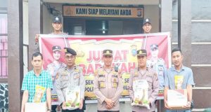 Jum’at Berkah, Polsek Gaung Anak Serka Bagikan Sembako Kepada Warga Kurang Mampu