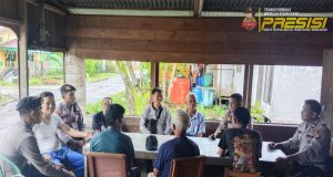 Polsek Kuala Indragiri Gelar Jumat Curhat Bersama Warga Desa Teluk Dalam