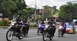 Satgas Preventif OMB Kapuas Polda Kalbar Menurunkan Polwan Laksanakan Patroli Humanis Menjelang Pemilu 2024