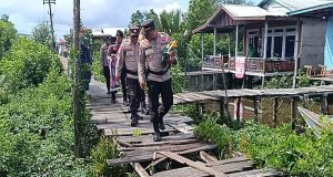 Polsek Tanah Merah Beri Bantuan dan Himbauan Kamtibmas kepada Warga Menjelang Pemilu 2024