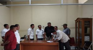 Kasus “Pengusiran” Wartawan Berakhir Damai Di Kantor PWI Tabagsel