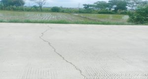 Apa Yang Terjadi dengan Jalan Betonisasi di Desa Kertajaya Yang Rampung Dua Bulan Lalu Retak-Retak dan Bibir Jalan Mengelupas