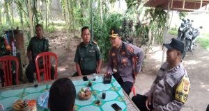 Kapolsek Melaya dan Anggota Sambangi Rumah Duka Alm I Wayan Welem