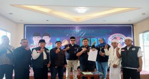 Piagam Villa Al-Badar Untuk Paslon Amin Ditandatangani Bersama Jas Biru Kita