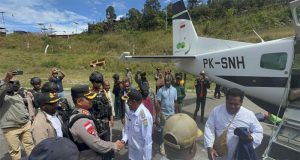 Kapolres dan Pj. Bupati Buktikan Stabilitas Intan Jaya dengan Perjalanan Kaki