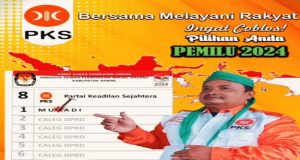 Tim Relawan Munadi Peduli Sesepuh di Kampung Bumi Wonorejo Bagi Tali Asih