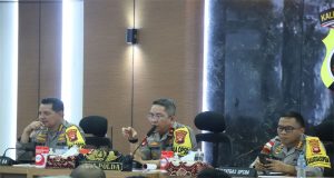 Wakapolda Kalbar Pimpin Pengecekan dan Pengarahan Personel Pengamanan TPS di Polda Kalbar