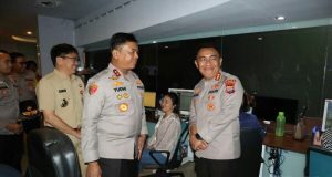 Kunjungi Kantor Walikota Manado, Kapolda Pantau Kota Melalui CCTV dan Cek Ruangan Command Center