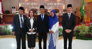 Sekda Langkat Amril menghadiri Rapat Paripurna DPRD Langkat, dalam rangka Pengambilan Sumpah anggota PAW