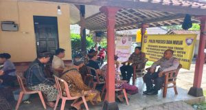 Kapolsek Melaya Bersama Anggota Galang Sinergi dengan Tokoh Masyarakat Dalam Kegiatan Jum’at Curhat