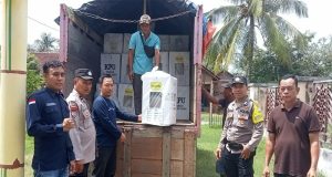 Polres Pringsewu Amankan Distribusi Logistik Pemilu dari PPK ke PPS