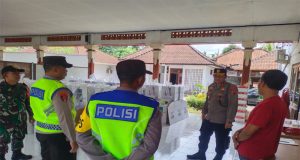 Kapolsek Melaya Pimpin Pengamanan TPS Secara Ketat