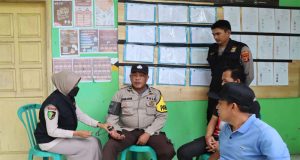 Sidokkes Polres Tanggamus Periksa Kesehatan Personel Pengamanan Kotak Suara di PPK