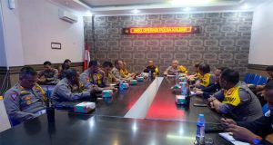 Ciptakan Situasi Menjelang Rekapitulasi Surat Suara Di KPU Kalbar Aman, Satgas Operasi Mantap Brata Kapuas 2024 Polda Kalbar Gelar Rapat Khusus