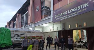 Polres Sekadau Kawal Ketat Pergeseran Kotak Suara dari Tiga PPK Menuju Gudang Logistik KPU