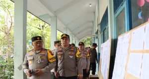 Pastikan Aman, Wakapolda Jateng Cek Proses Pemungutan Suara Susulan di Demak