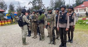 Aktivitas Penerbangan di Bandara Aminggaru Distrik Ilaga Sementara di Hentikan