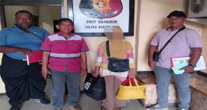 Unit Reskrim Polsek Nabire Kota serahkan tersangka tindak pidana penipuan atau penggelapan ke Kejaksaan Negeri Nabire