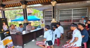 Jumat Curhat: Kapolsek Melaya Ajak Masyarakat Desa Nusa Sari Jaga Kamtibmas