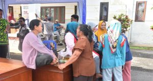 Warga Minta Pemerintah Tambah Stok Beras Bersubsidi