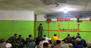 Satgas Pamtas RI-MLY Yonarmed 16/TK Jadi Imam Shalat di Tengah Masyarakat Perbatasan