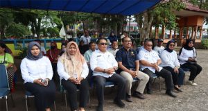 KP2KP Manggar Berikan Paket Sembako Murah