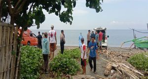 Mayat Tanpa Identitas Yang Ditemukan di Pantai Segara Rupek dan Pantai Candi Kesuma Dimakamkan