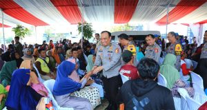 As-SDM Kapolri dan Rombongan Hibur Anak-anak Korban Banjir Demak di Posko Trauma Healing