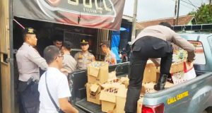 Polres Tanggamus Sita Ratusan Botol Miras Tanpa Izin