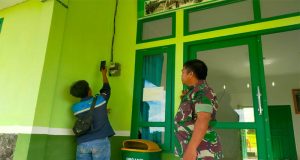 Gandeng PLN Nanga Taman, Koramil 1204-17/Nanga Taman Lakukan Pemeriksaan Instalasi Listrik