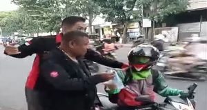 Kegiatan Bagi-Bagi Takjil Ramadhan di Gelar AMKEI Jabar