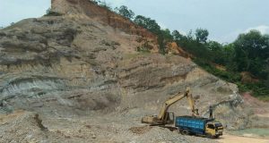 Galian C Milik PT STA Diduga Ilegal Terus Beroprasi Areal HGU PT SMA Di Desa Rintis