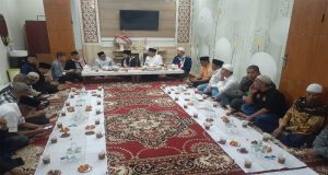 Wakil Walikota Bukittinggi Menjamu DT. Peduli Berbuka Bersama