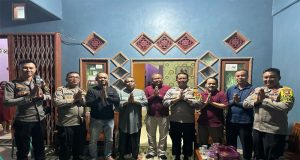 Bersama Tokoh Masyarakat Desa Gonis Tekam, Kapolres Sekadau Perkuat Komitmen Jaga Kamtibmas